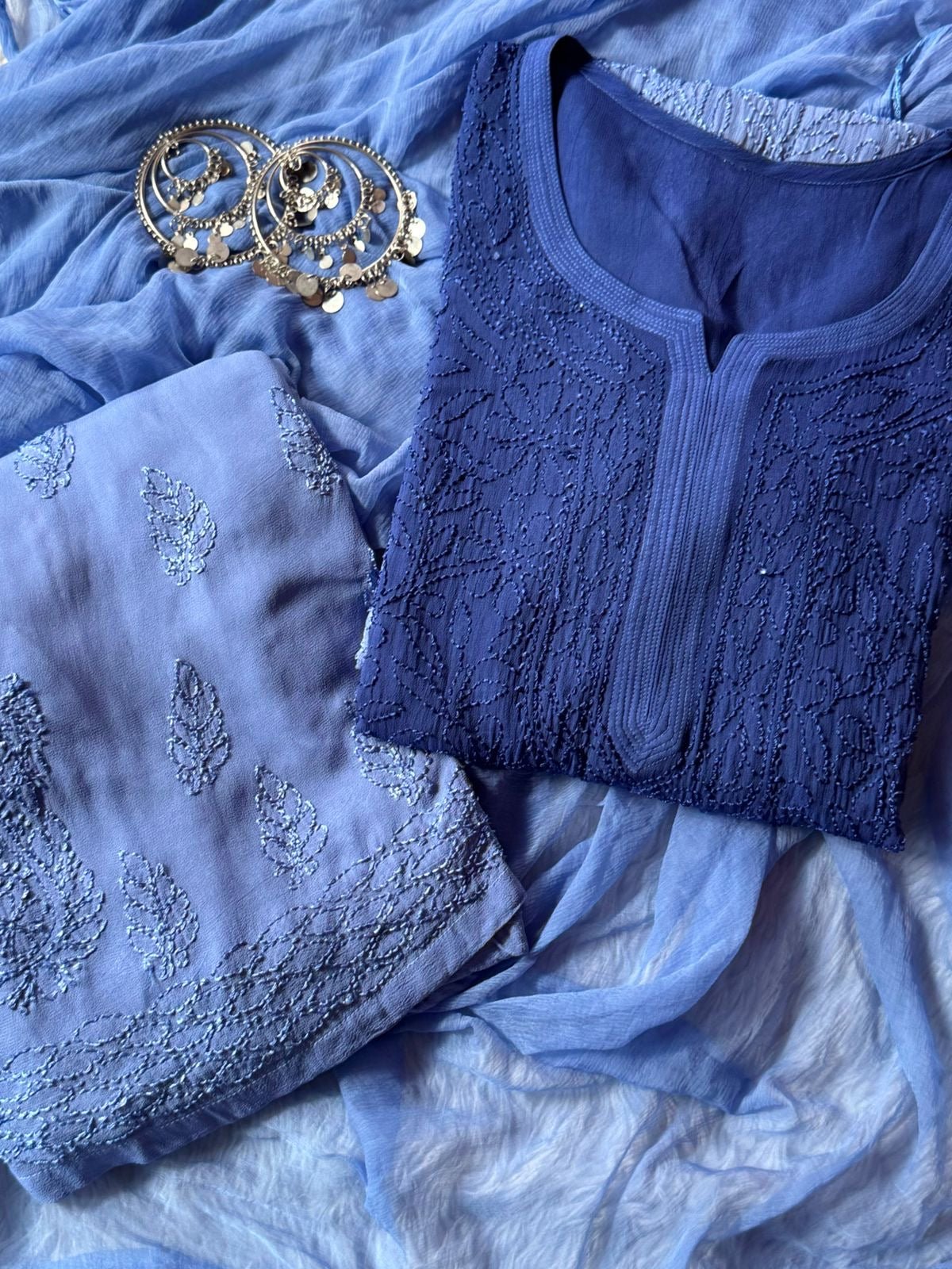 38 / blue
