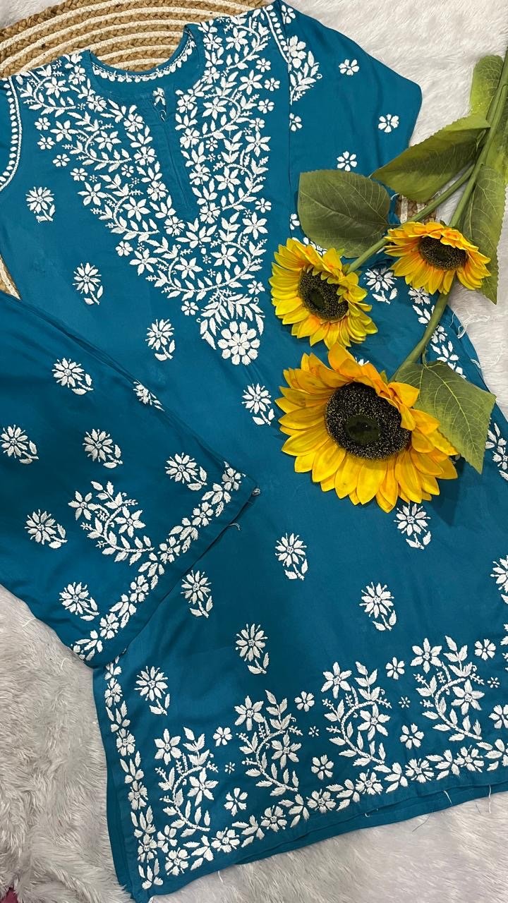 40 / teal blue