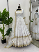 Safed Designer 3pc Pakistani Set - Chikankari official