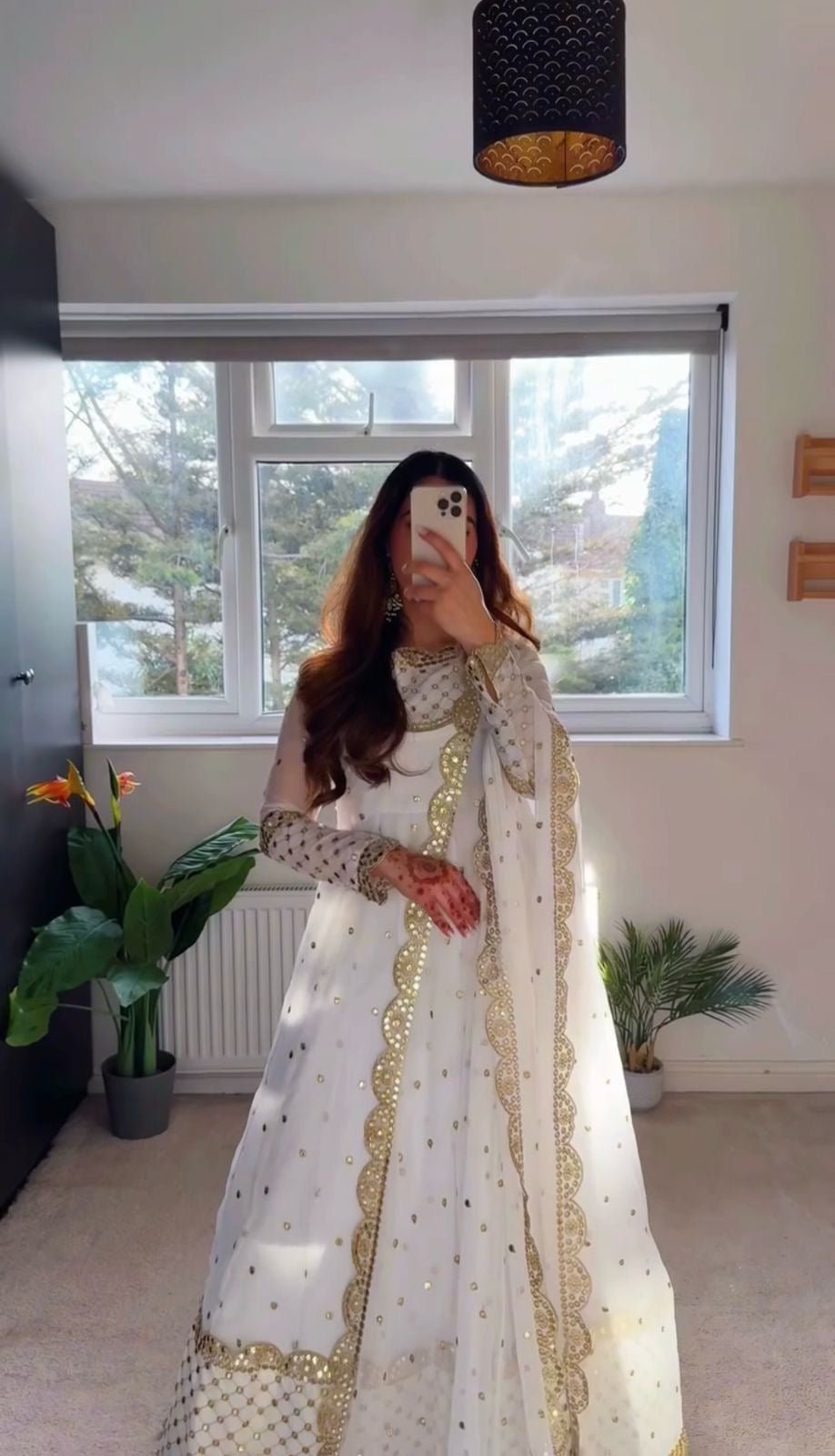 Safed Designer 3pc Pakistani Set - Chikankari official