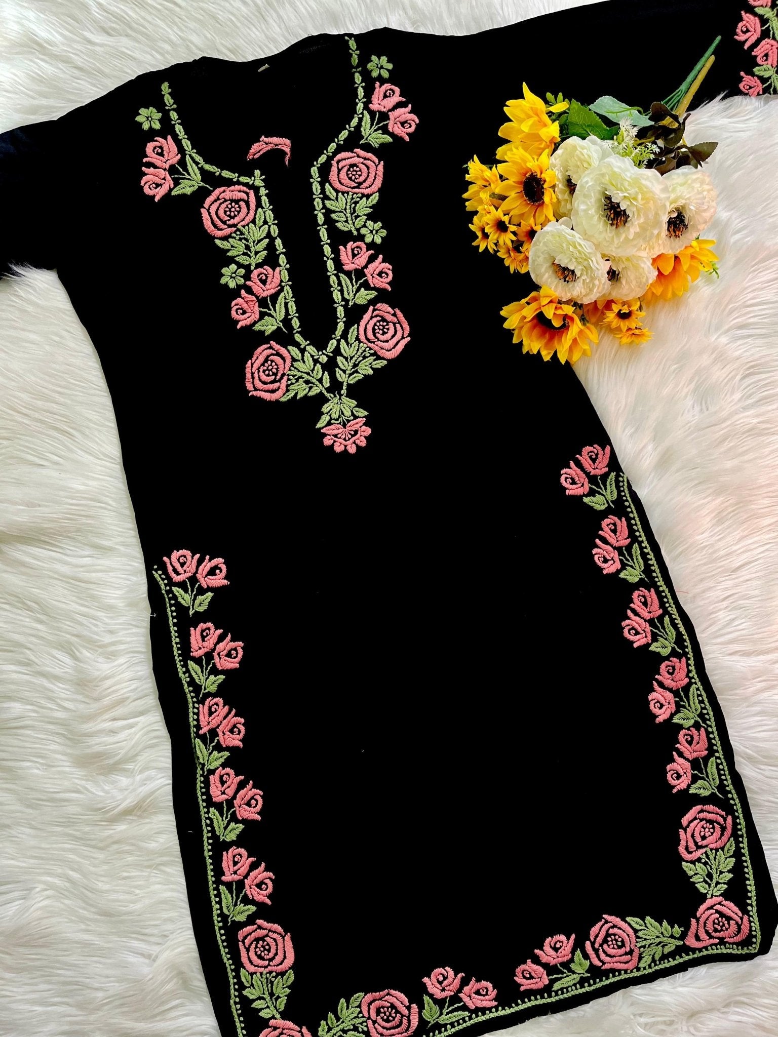 Sanya Floral Threaded Chikankari Kurta - Chikankari official