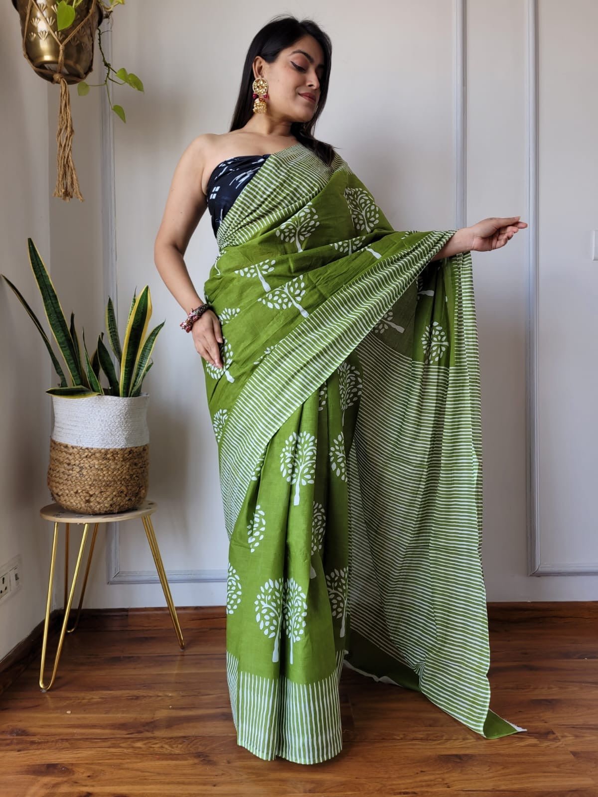 Saree With blouse 55+ Designs - Chikankari official