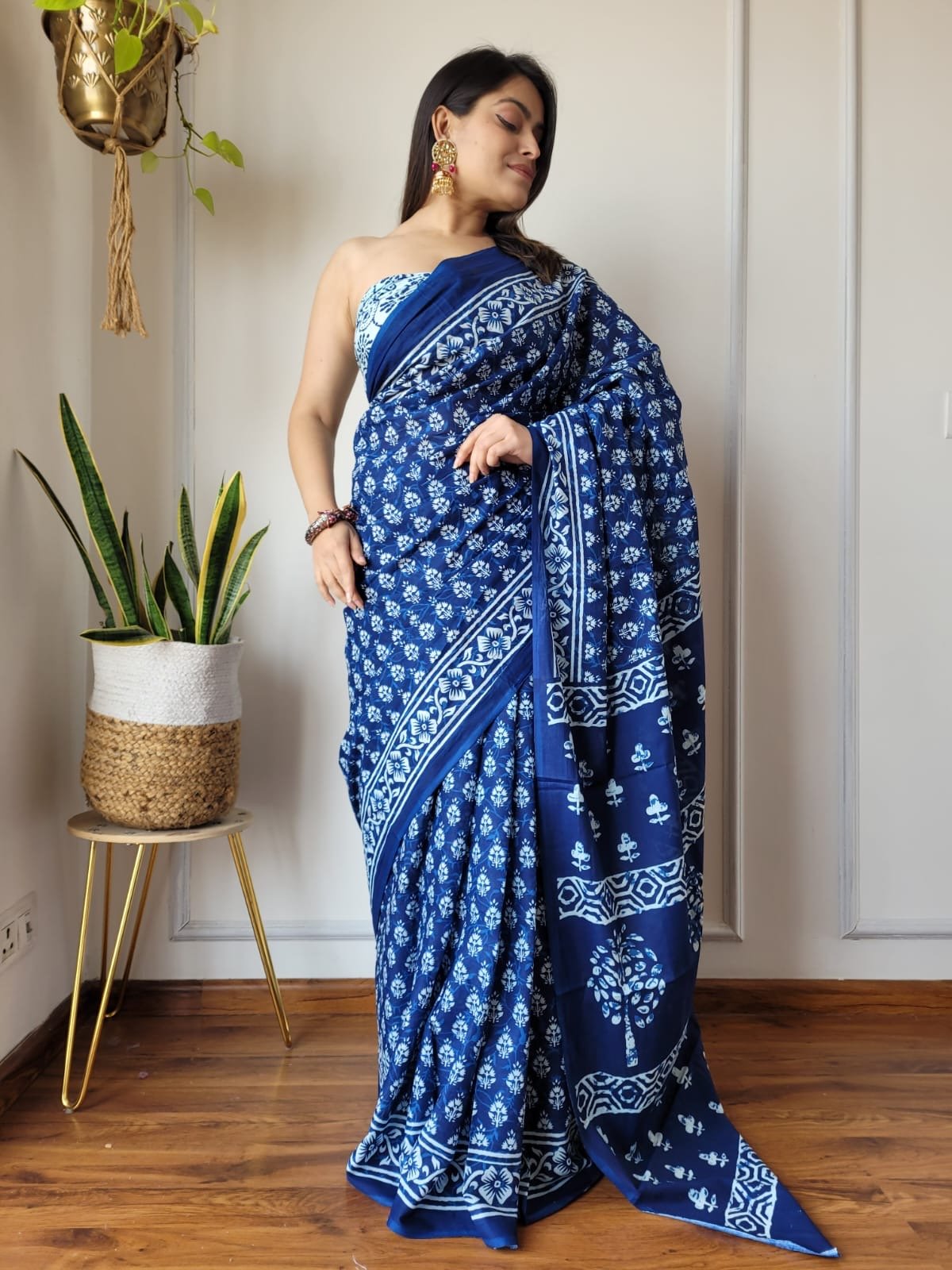 Saree With blouse 55+ Designs - Chikankari official