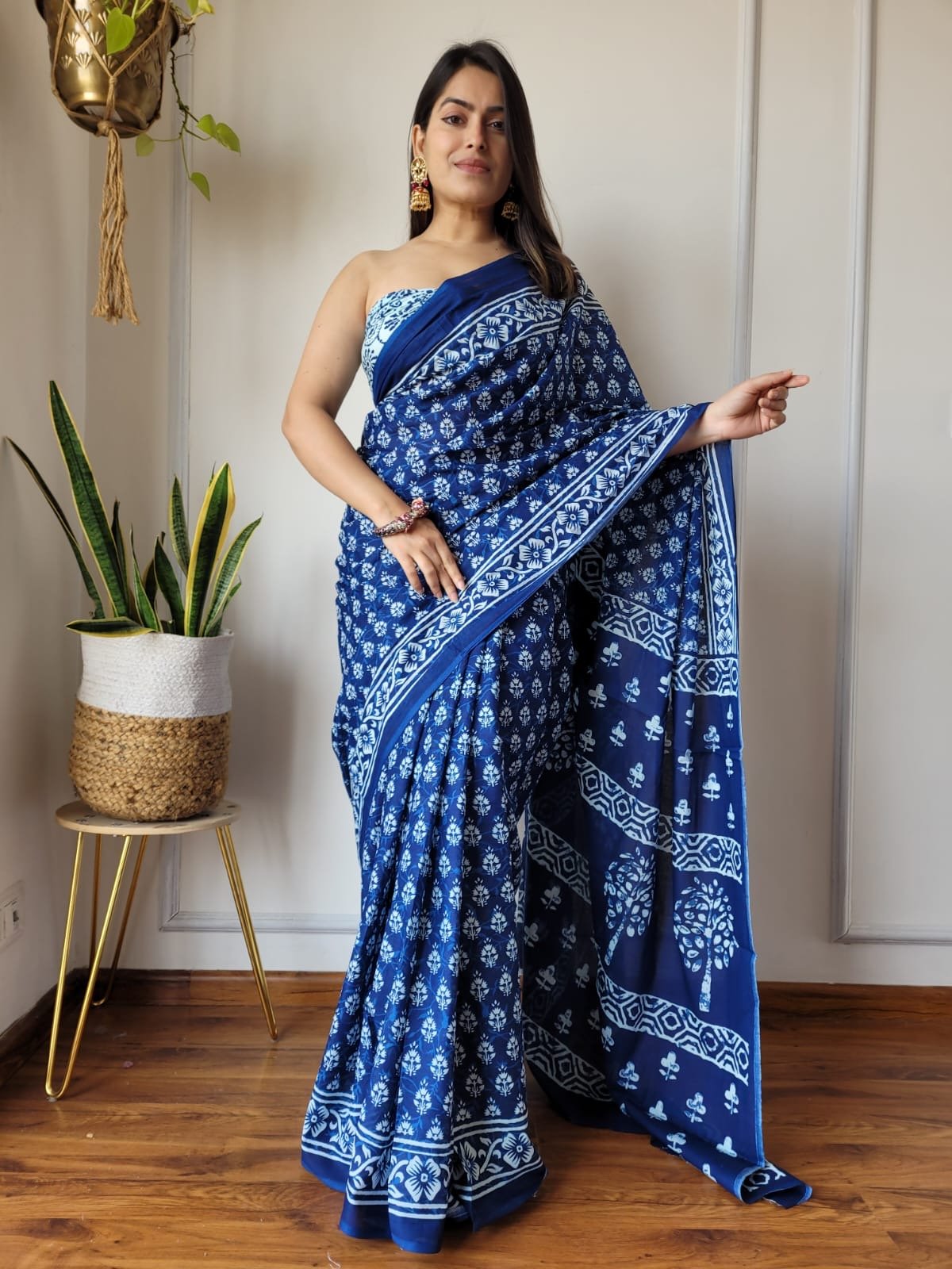 Saree With blouse 55+ Designs - Chikankari official