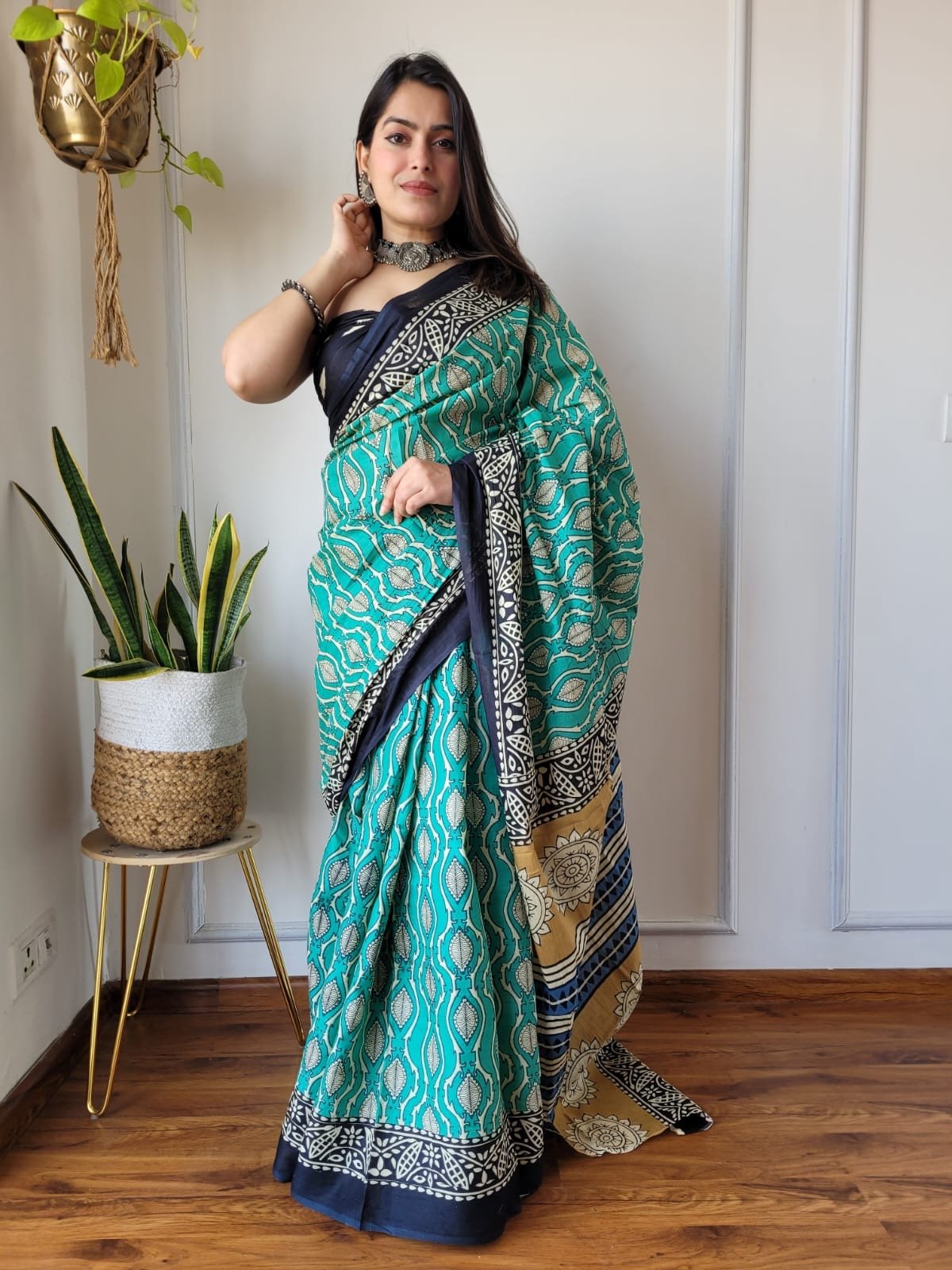 Saree With blouse 55+ Designs - Chikankari official