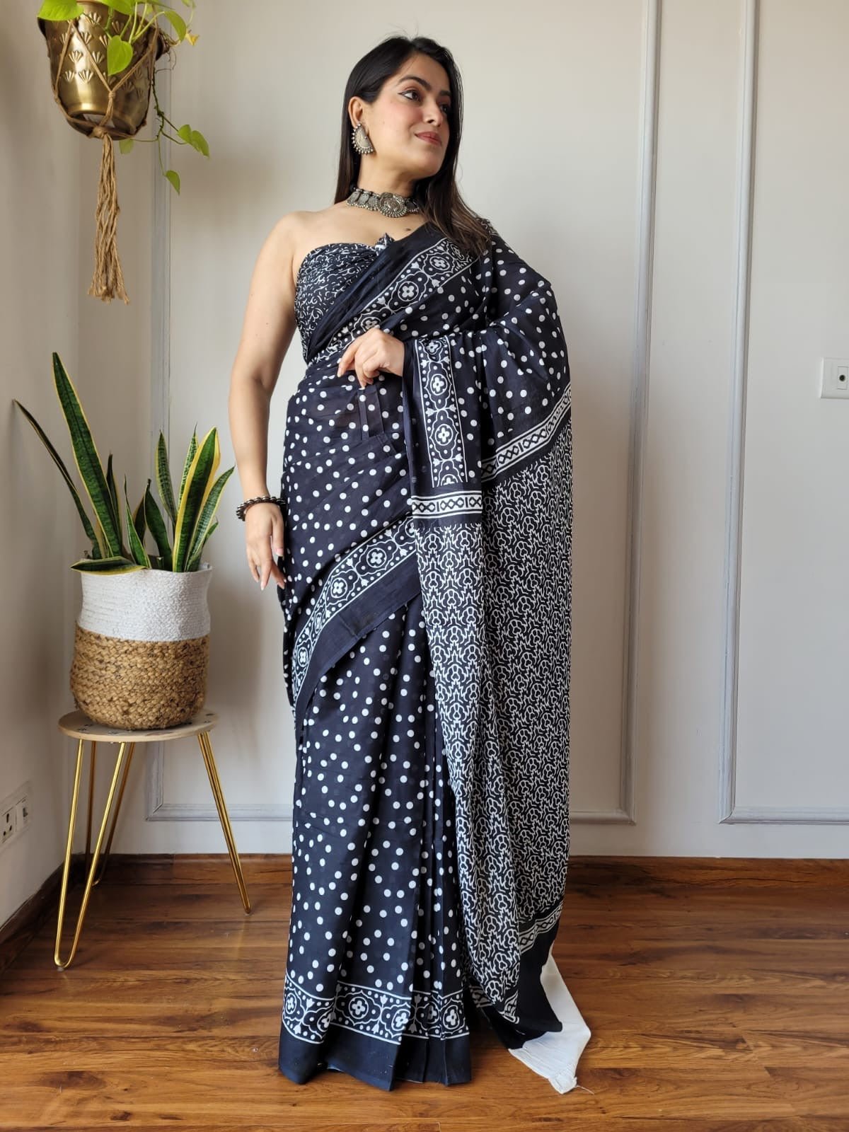 Saree With blouse 55+ Designs - Chikankari official