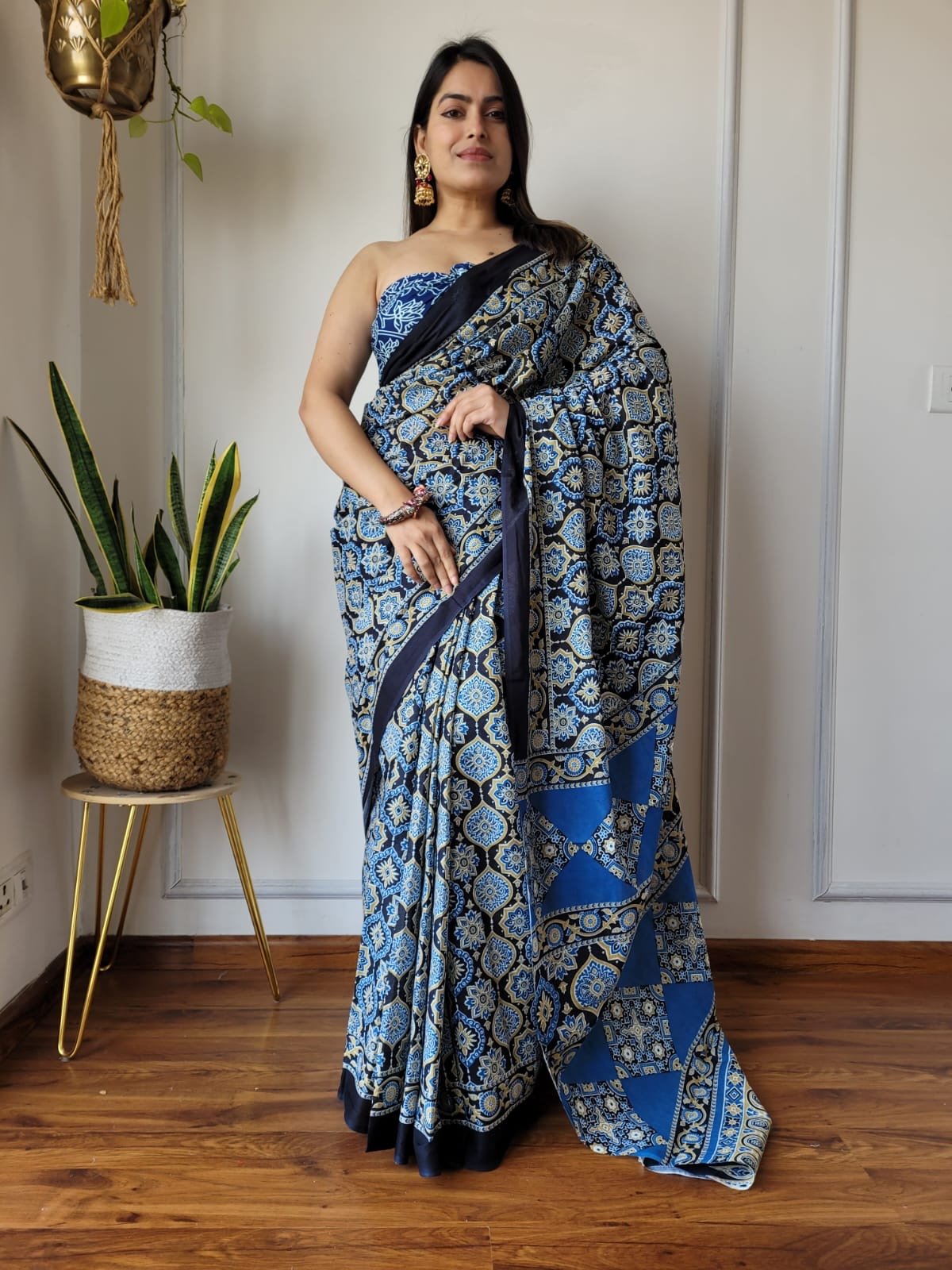 Saree With blouse 55+ Designs - Chikankari official
