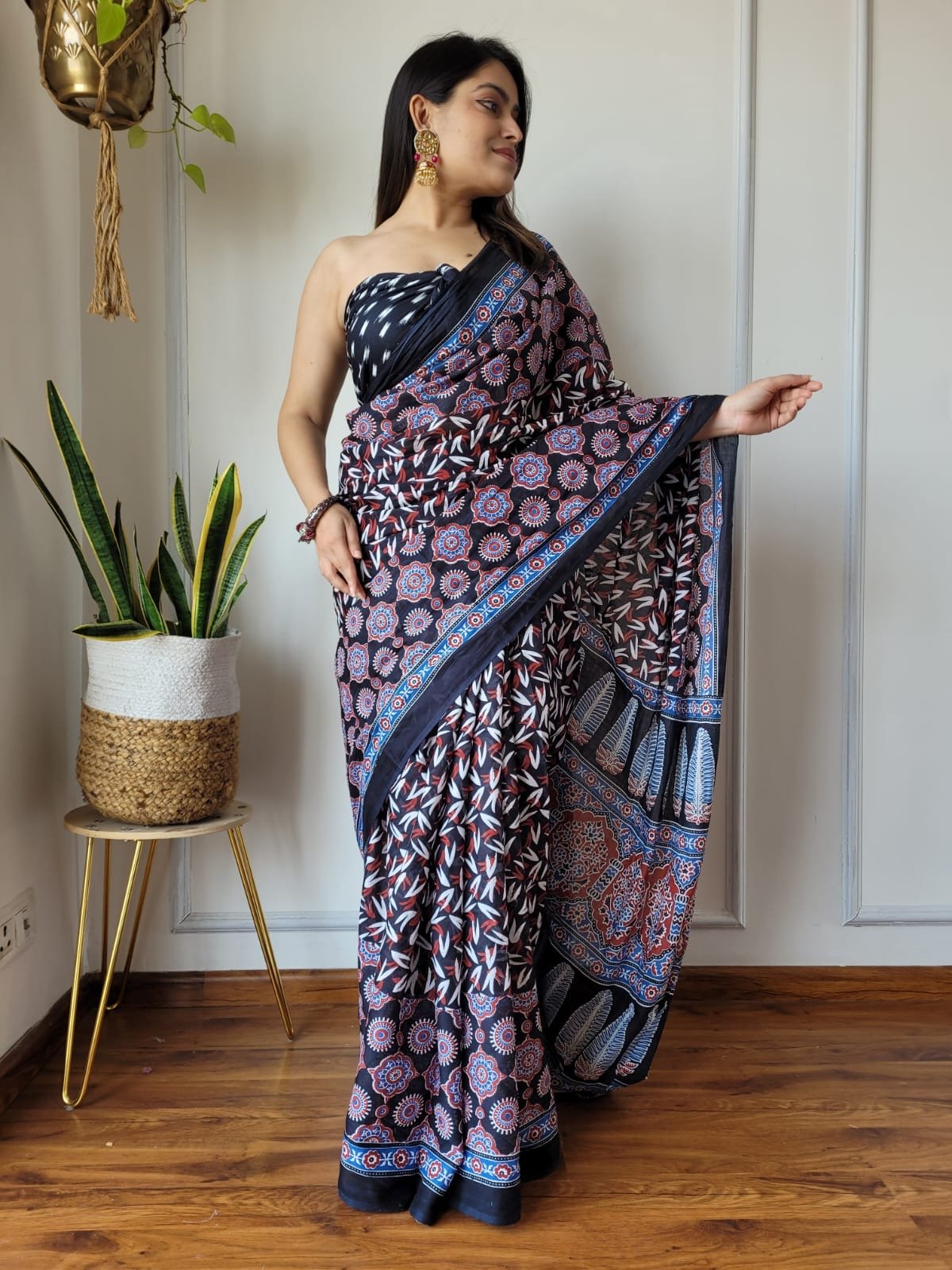 Saree With blouse 55+ Designs - Chikankari official