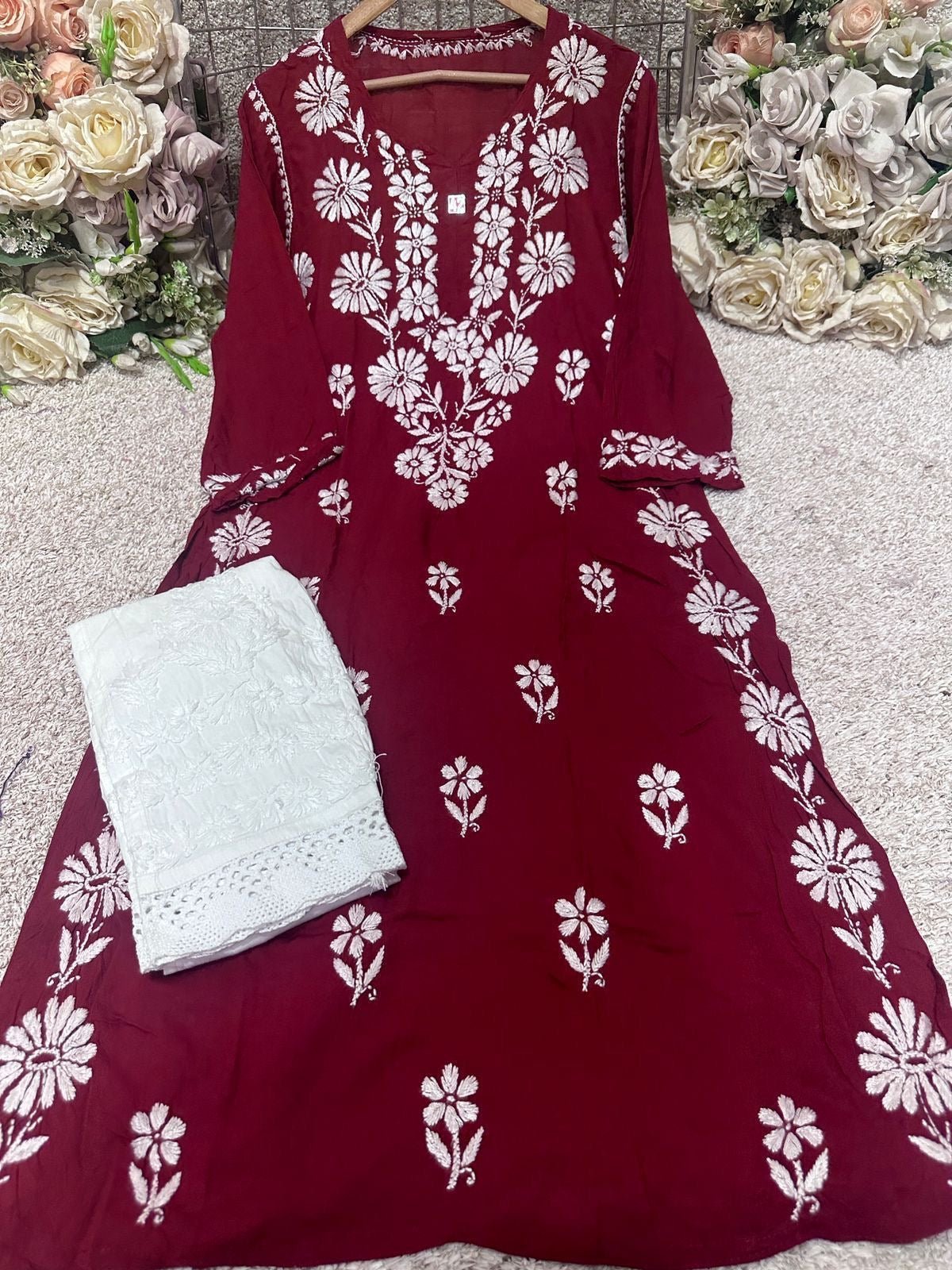 36 / maroon