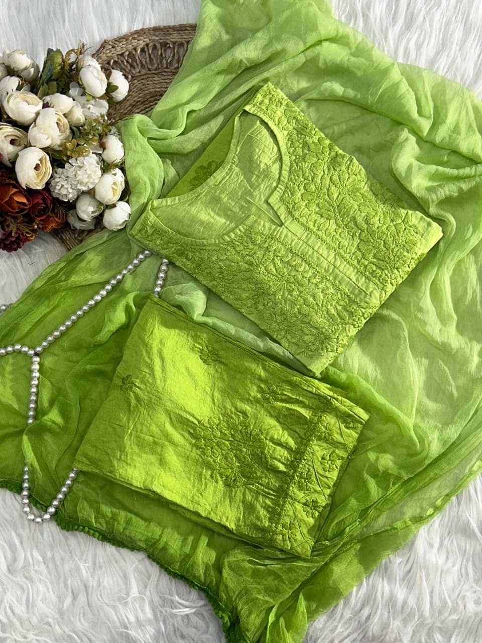 Soft Chanderi Rangrez 3pc Set - Chikankari official