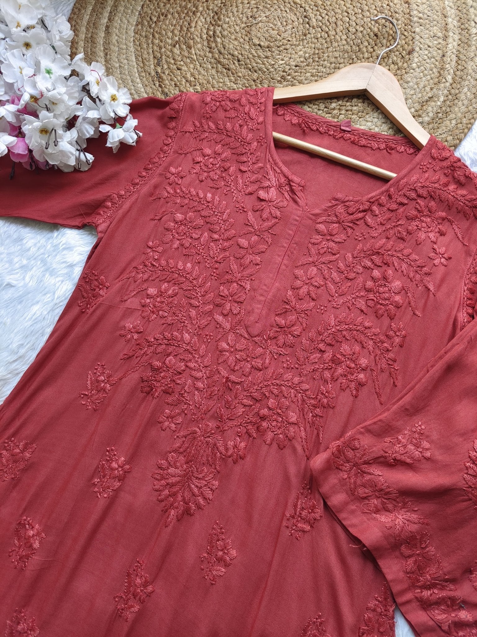 38 / red