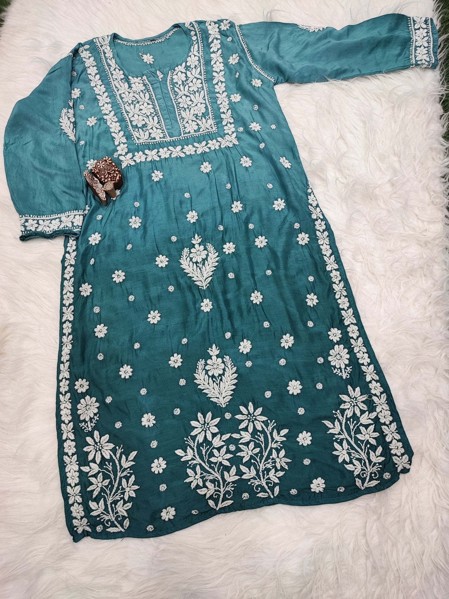 Soft Maslin Trendy Handcrafted kurta - Chikankari official