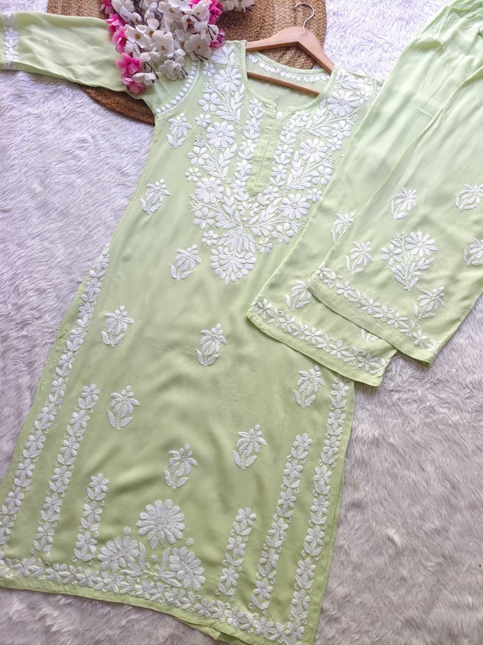 38 / apple green