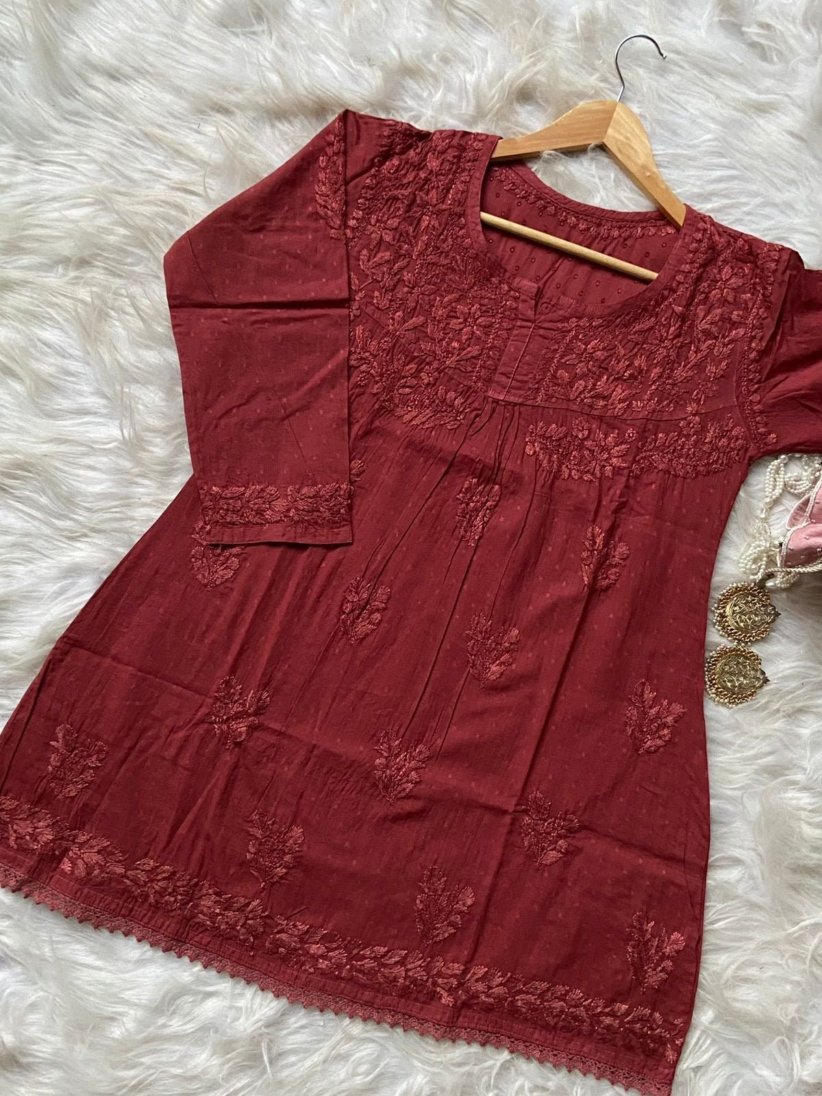 38 / mid maroon