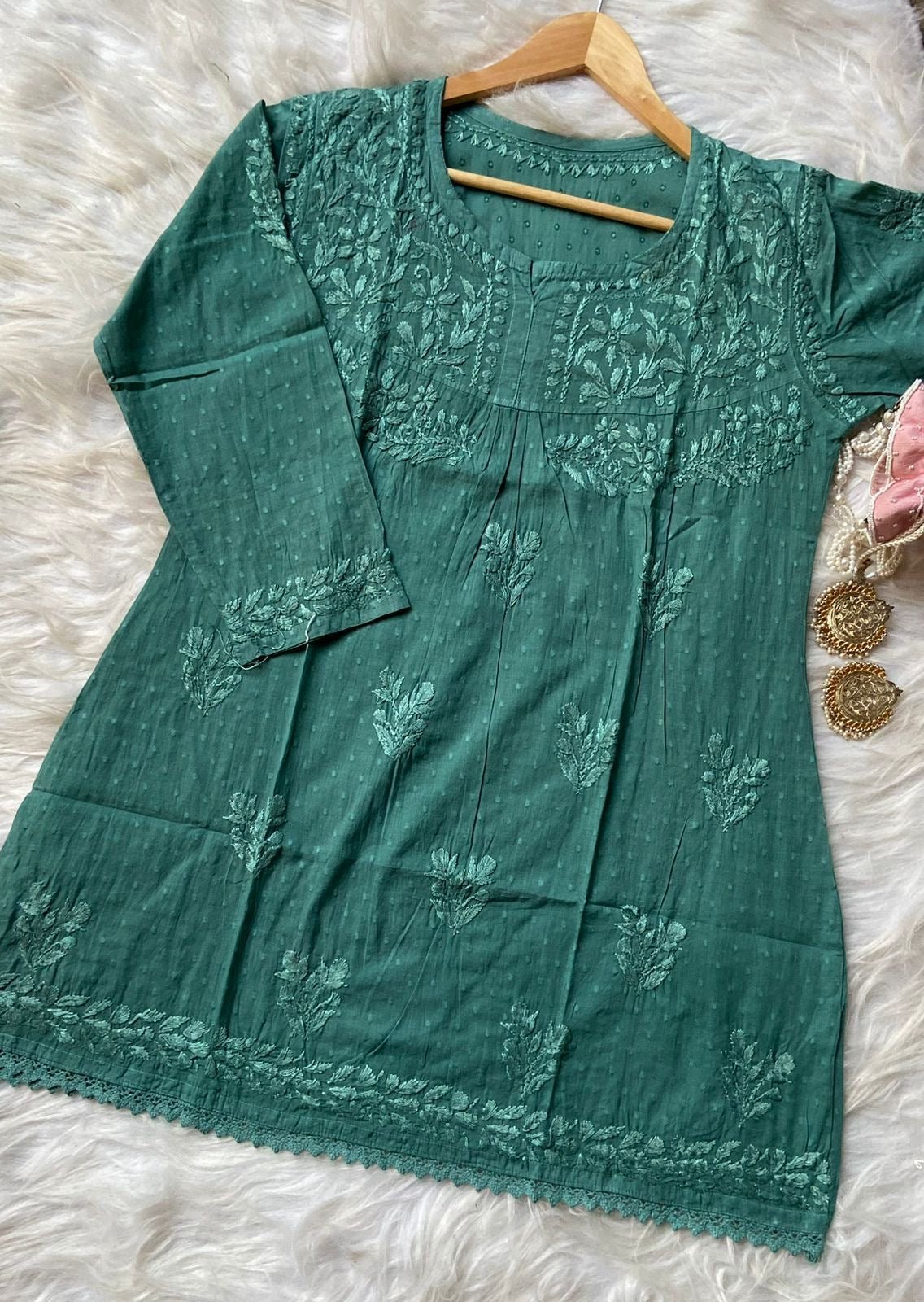38 / sea green