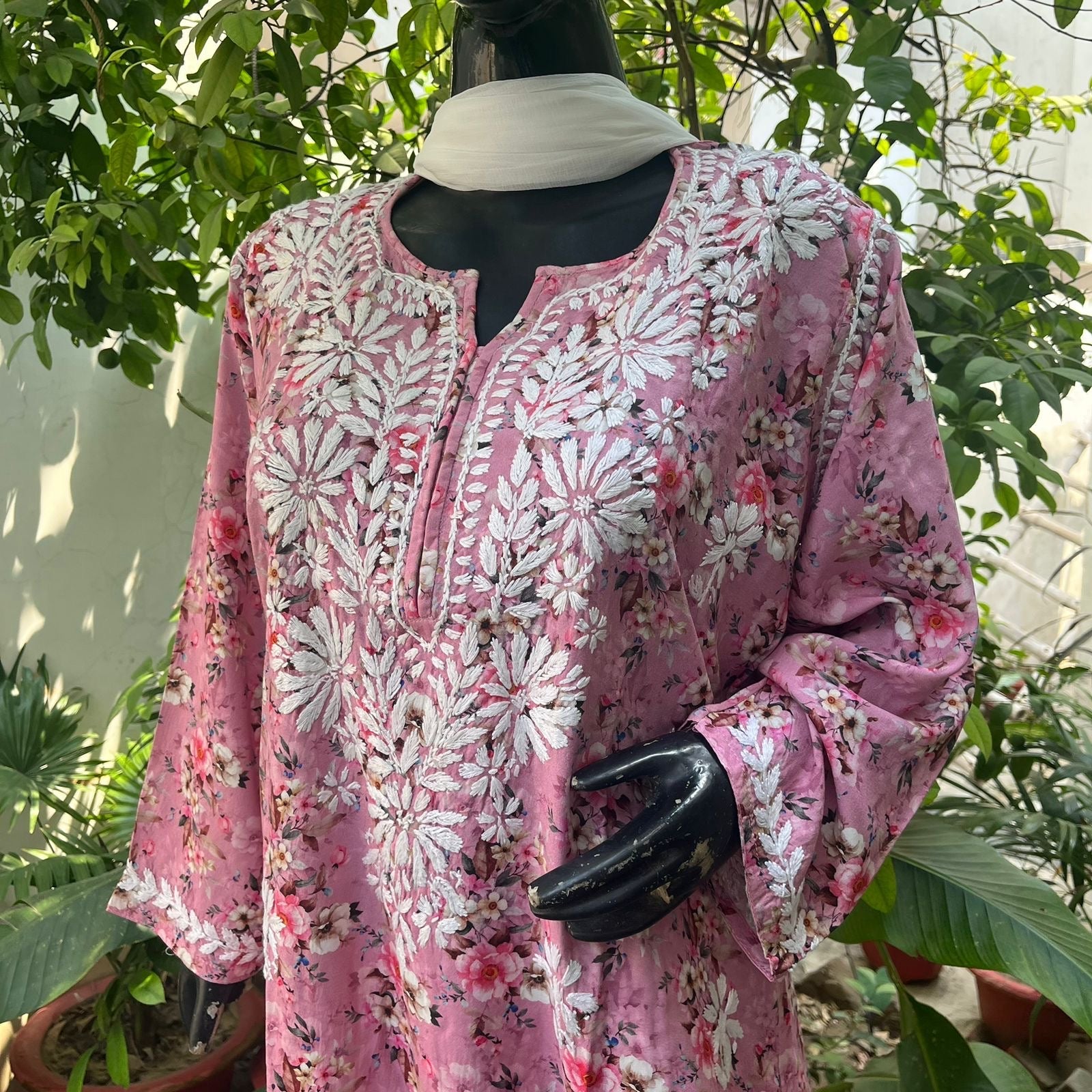 Straight Fit Rayon Print Kurta - Chikankari official