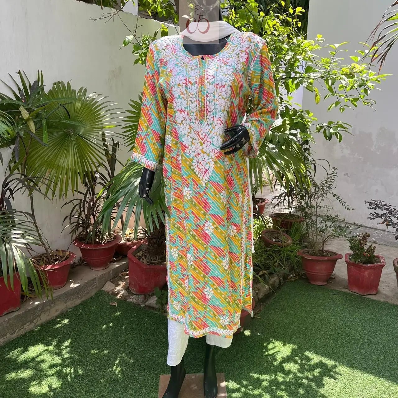 Straight Fit Rayon Riwayat Kurta - Chikankari official