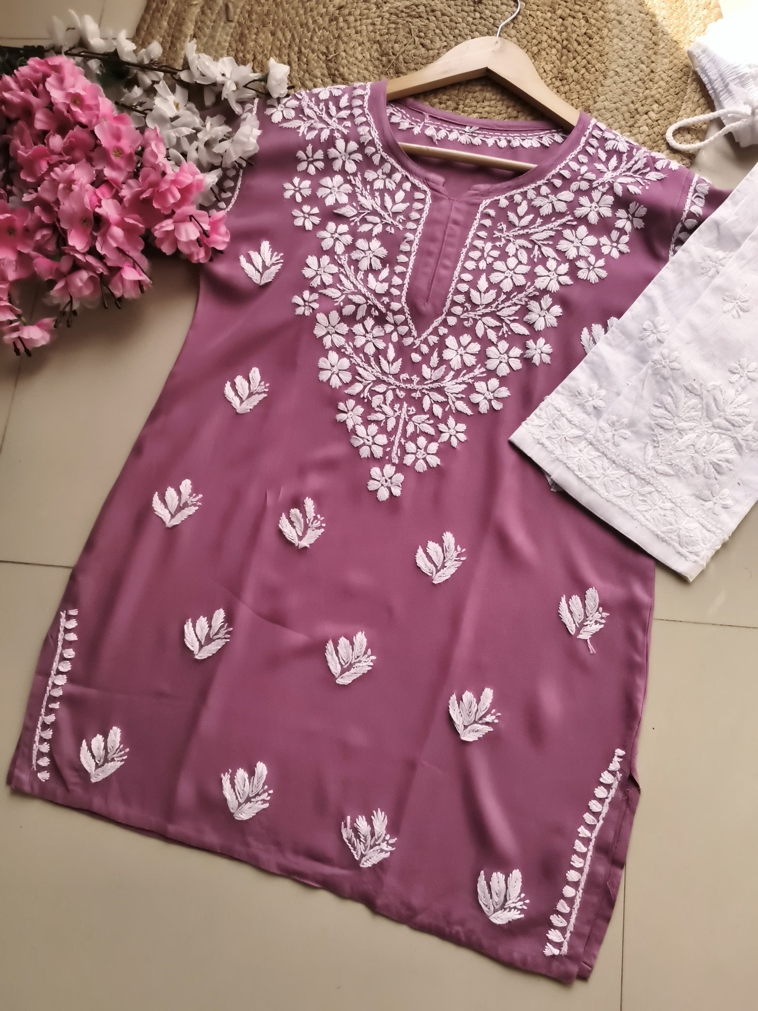 Summer Essential Daily / College / Office Wear Chikan Short Tops - Chikankari official
