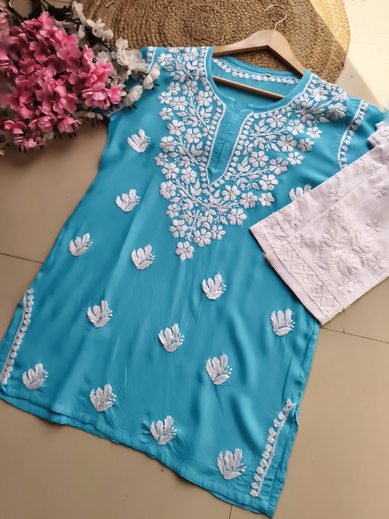 Summer Essential Daily / College / Office Wear Chikan Short Tops - Chikankari official
