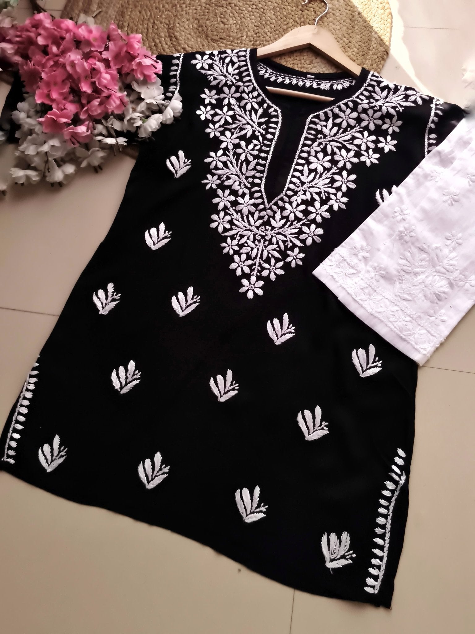 Summer Essential Daily / College / Office Wear Chikan Short Tops - Chikankari official