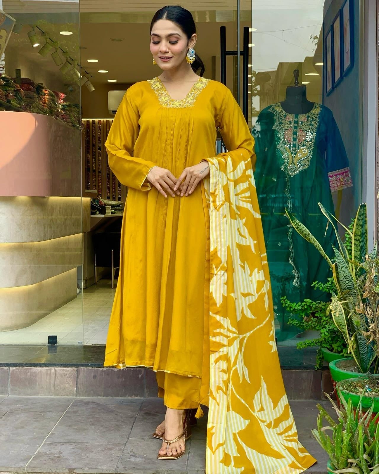 Sunflower 3pc Suit Set - Chikankari official