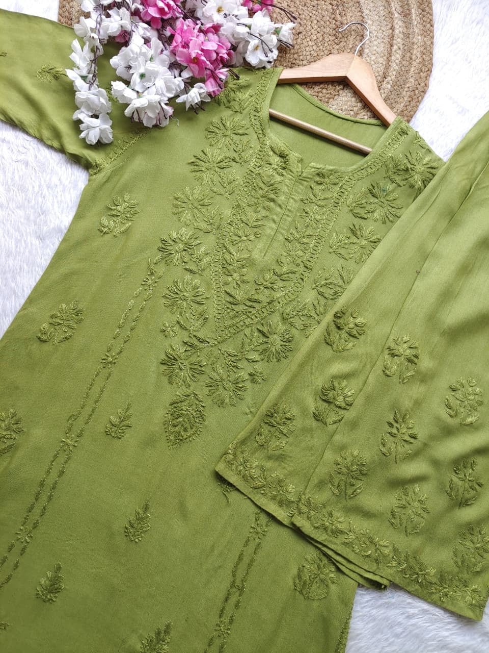 38 / green