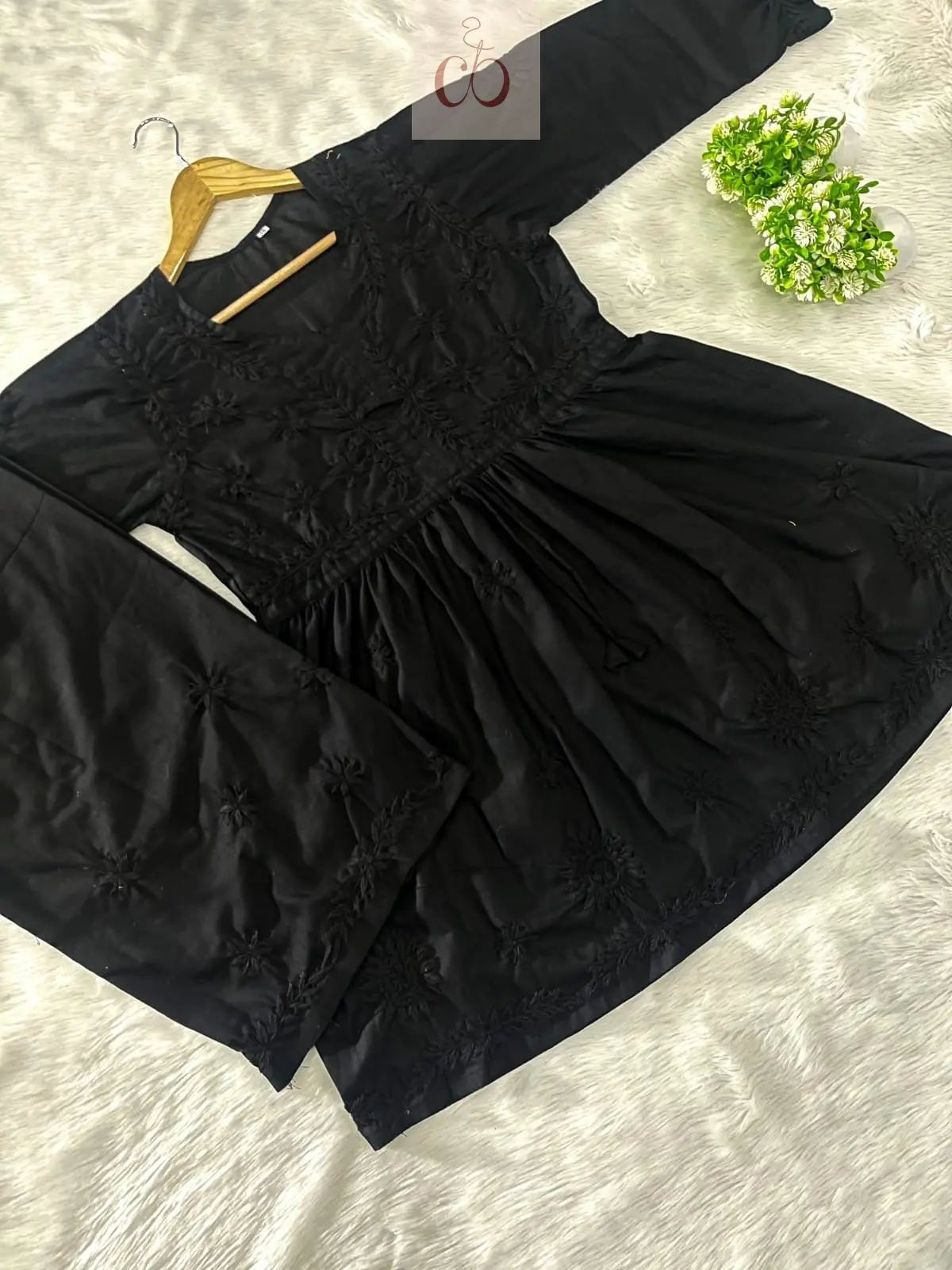 38 / full black