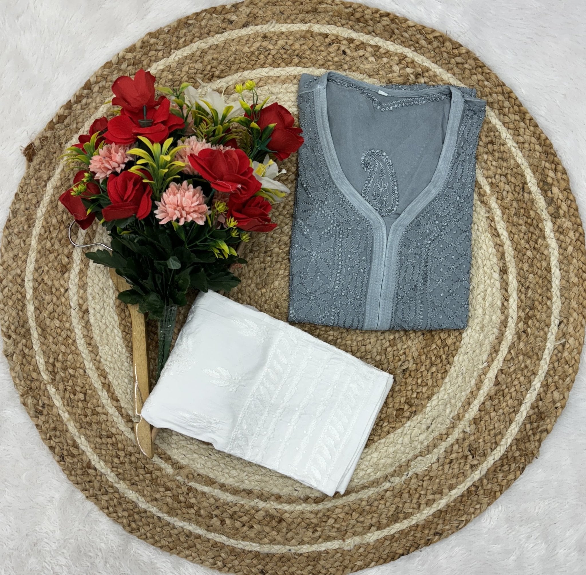 36 / grey