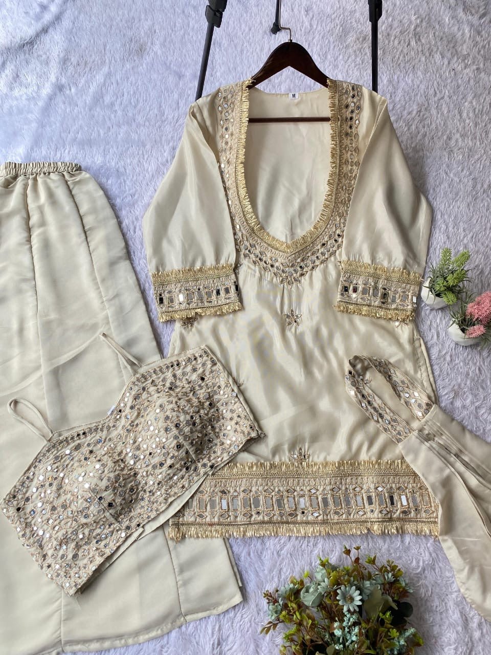 Wedding mirror embroidered 4pc set - Chikankari official