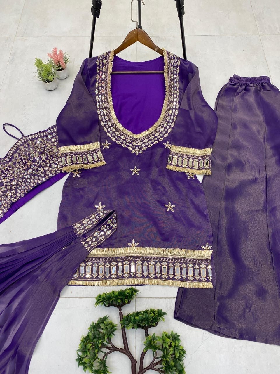 Wedding mirror embroidered 4pc set - Chikankari official