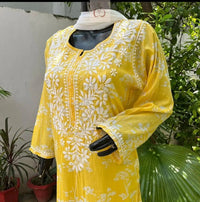 Zainab Soft & Comfy Mul leafy Contrast Kurtis - Chikankari official