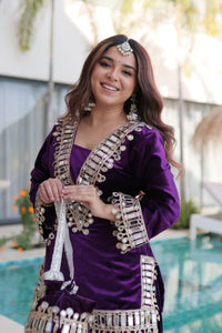 Zari embroidered Velvet Shining Set - Chikankari official