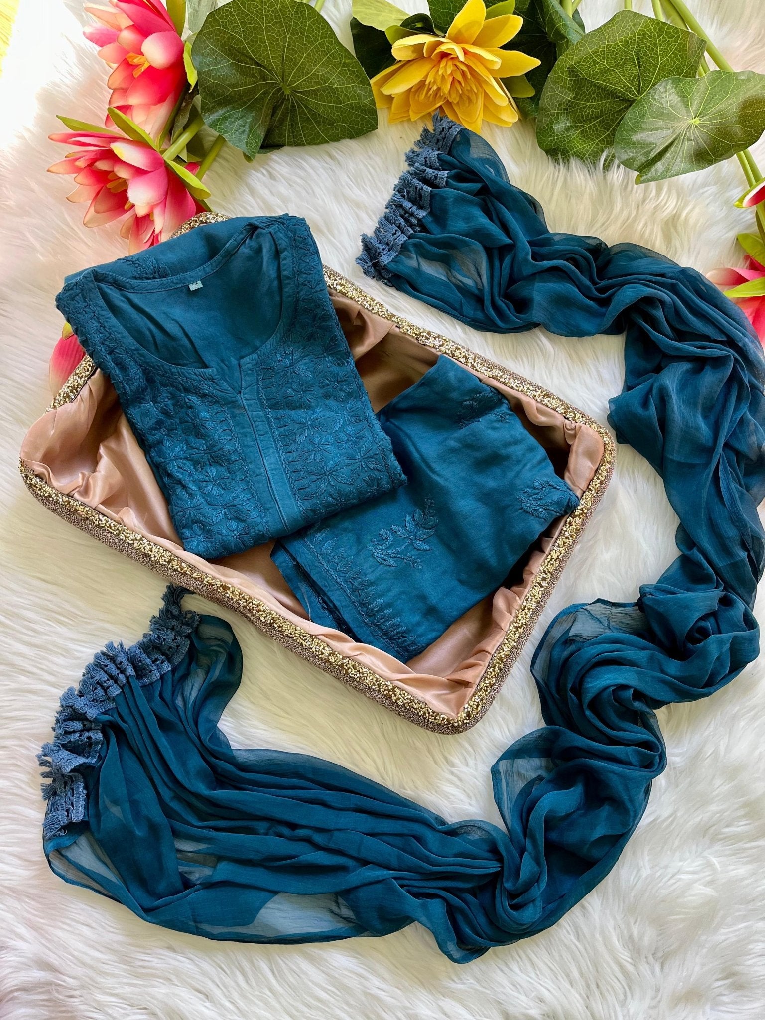 Zoya Rangrez Comfy 3pc Chikankari hand embroidered Set : Saba Ibrahim Inspired - Chikankari official