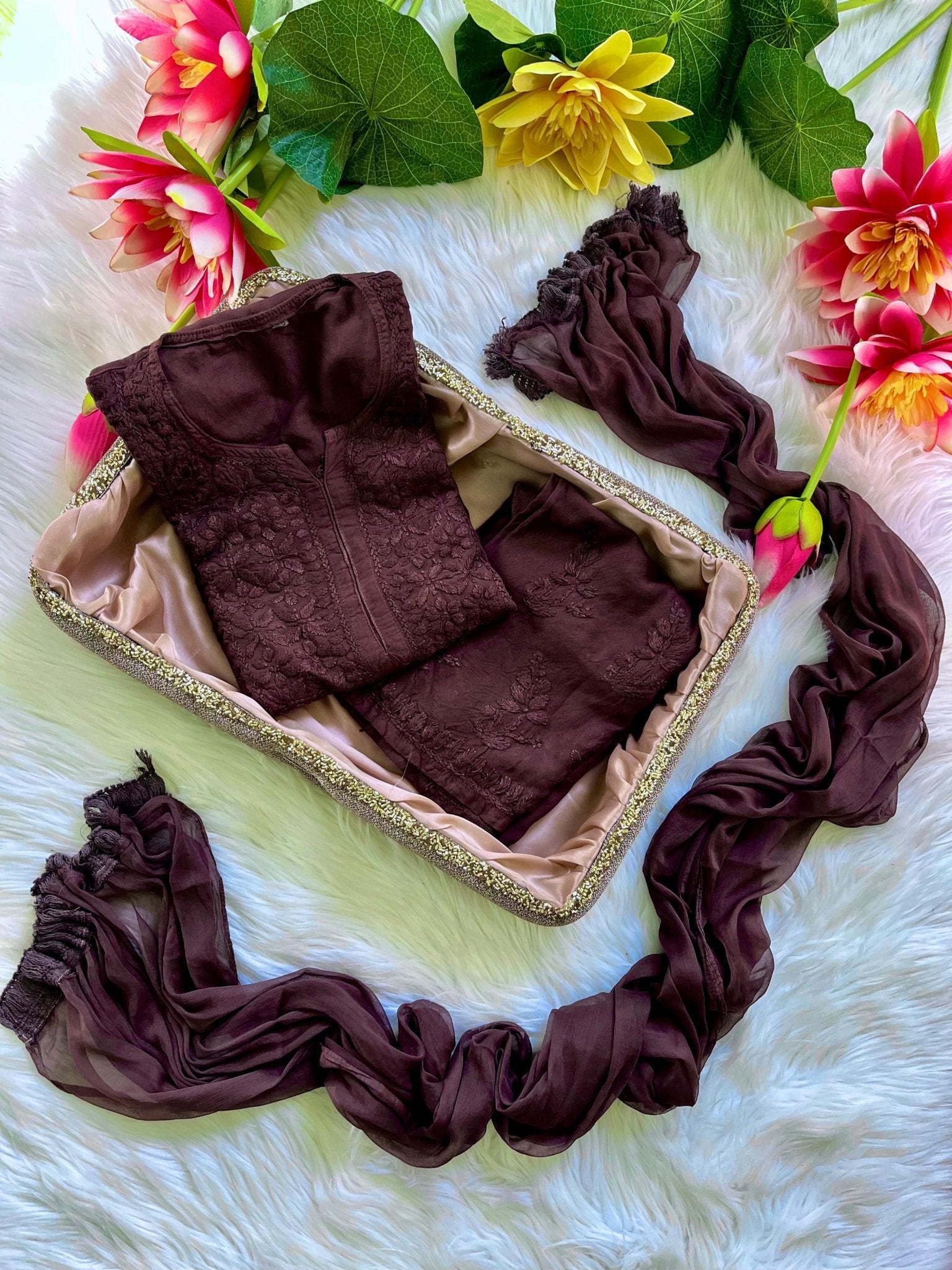 34 / dark brown