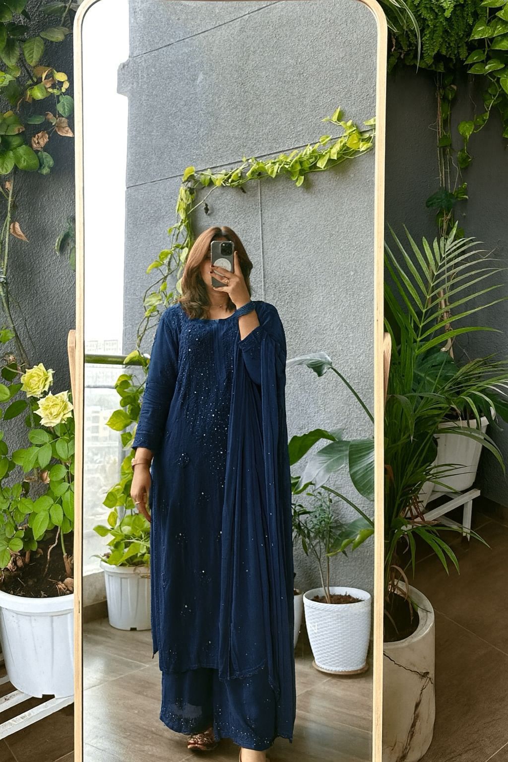 Zoya Resham heavy Gala booti viscose 3pc Set - Chikankari official